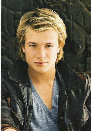 Ed Speleers