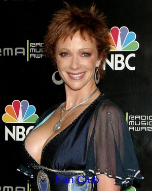 Lauren Holly