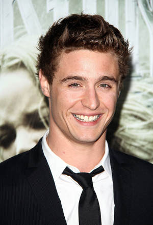 Max Irons