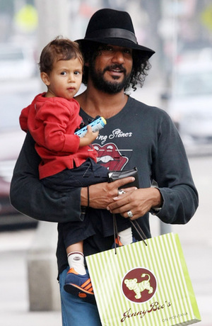 Naveen Andrews